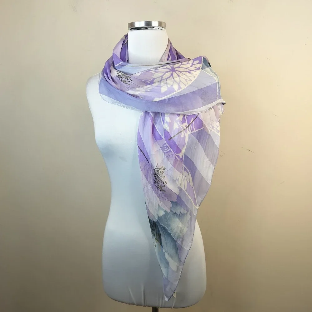 Oscar de la Renta Vintage Floral Silk Scarf 32x32 Purple Lavender Pastel